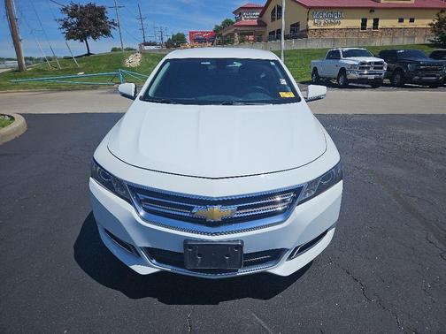 Summit White 2018 Chevrolet Impala 1LT