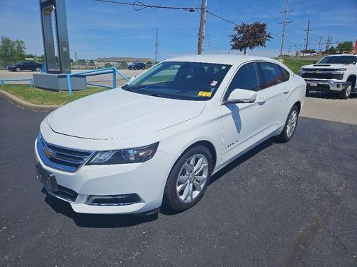 Summit White 2018 Chevrolet Impala 1LT