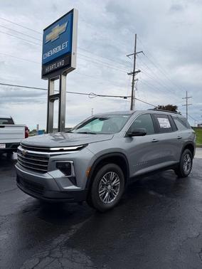 Sterling Gray Metallic 2026 Chevrolet Traverse LT