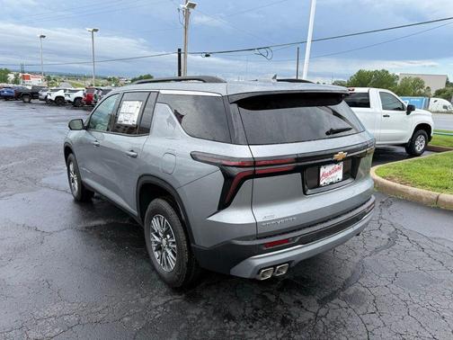 Sterling Gray Metallic 2026 Chevrolet Traverse LT