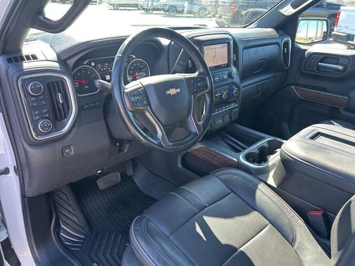 Iridescent Pearl Tricoat 2020 Chevrolet Silverado 1500 High Country