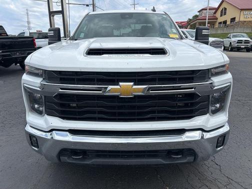Summit White 2024 Chevrolet Silverado 2500 LT