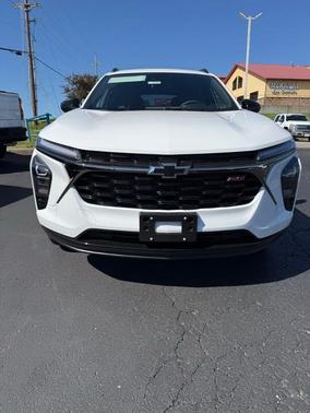 Summit White 2026 Chevrolet Trax 2RS