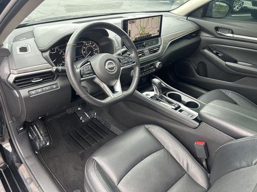Black 2024 Nissan Altima 2.5 SL