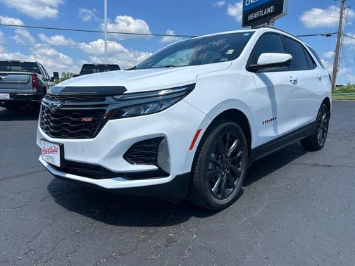 Summit White 2022 Chevrolet Equinox RS