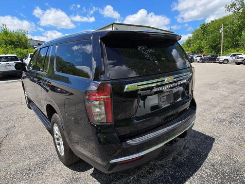 Black 2024 Chevrolet Suburban LT