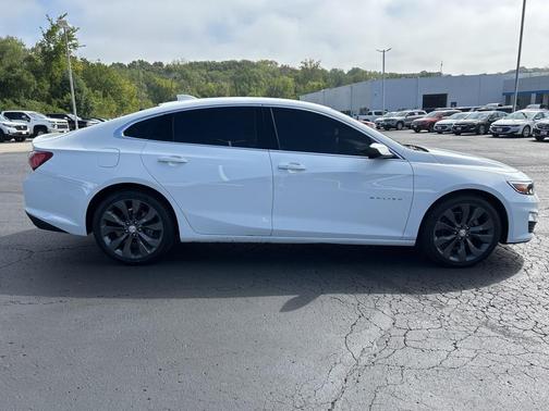 2022 Chevrolet Malibu FWD LT
