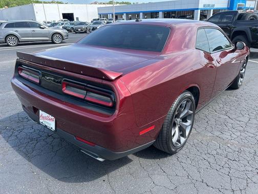 Octane Red Pearlcoat 2019 Dodge Challenger R/T