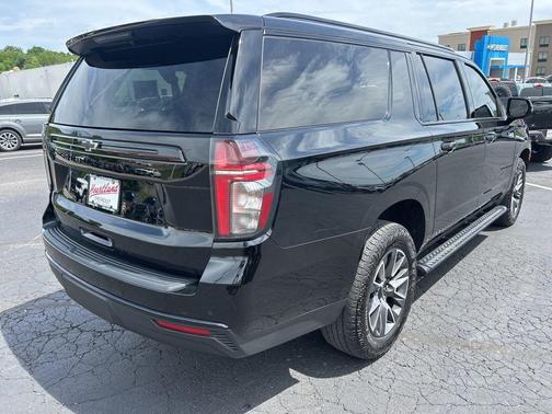 Black 2024 Chevrolet Suburban Z71