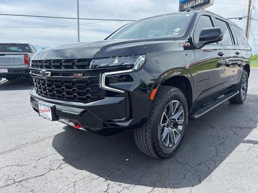 Black 2024 Chevrolet Suburban Z71