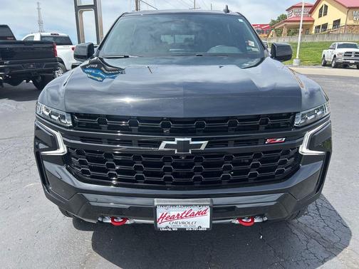 Black 2024 Chevrolet Suburban Z71