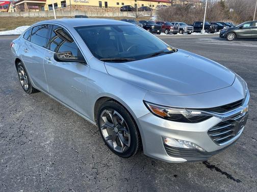 2022 Chevrolet Malibu FWD LT