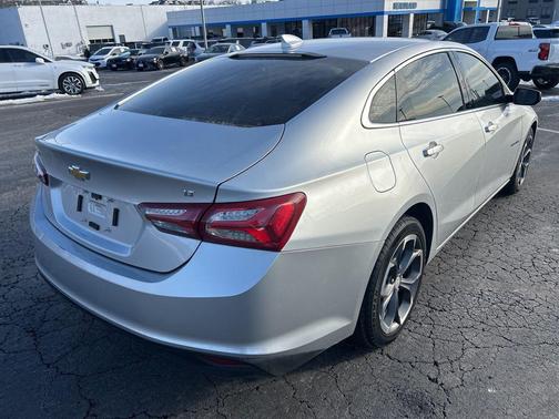 2022 Chevrolet Malibu FWD LT