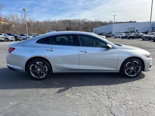 2022 Chevrolet Malibu FWD LT