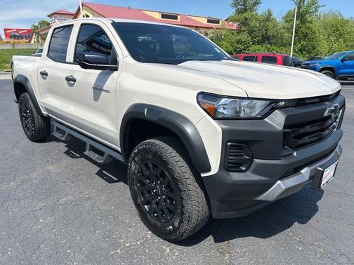 White Sand 2026 Chevrolet Colorado Trail Boss