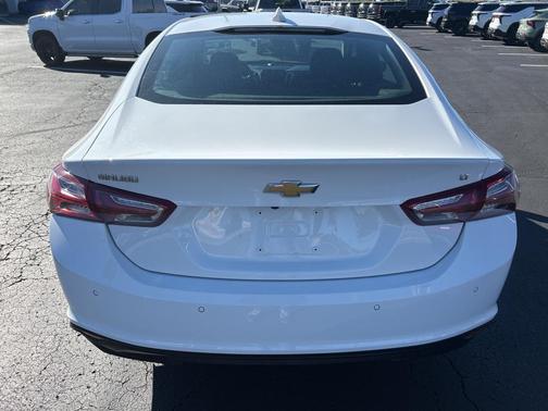 2021 Chevrolet Malibu FWD LT