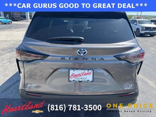 2024 Toyota Sienna LE