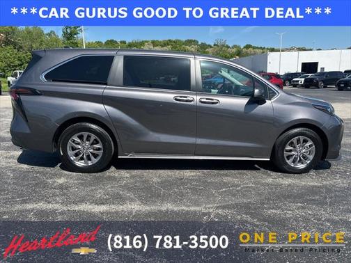 2024 Toyota Sienna LE