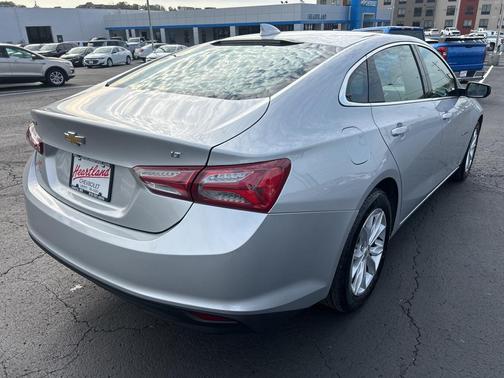 2022 Chevrolet Malibu FWD LT
