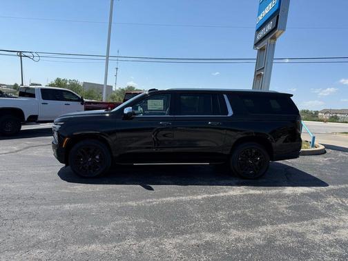 2025 Chevrolet Suburban Premier