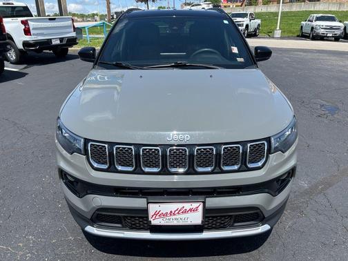 Sting Gray Clearcoat 2023 Jeep Compass Limited