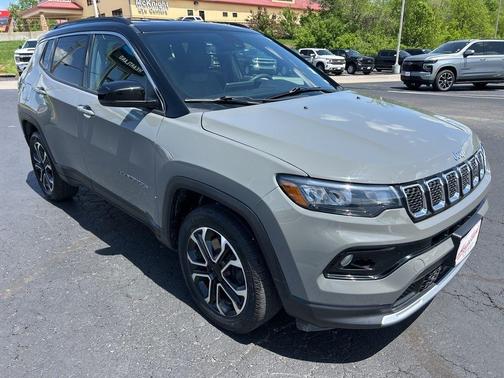 Sting Gray Clearcoat 2023 Jeep Compass Limited