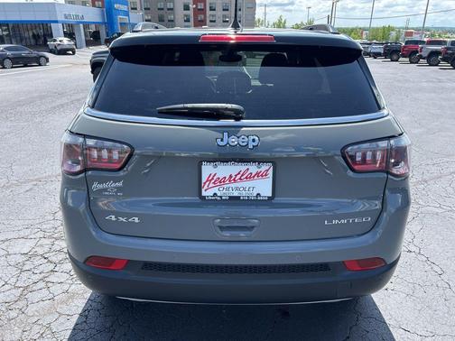 Sting Gray Clearcoat 2023 Jeep Compass Limited