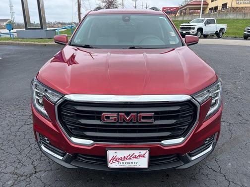 Summit White 2024 GMC Terrain SLT