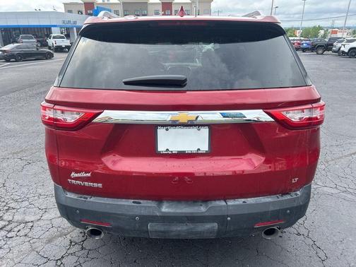 Cajun Red Tintcoat 2018 Chevrolet Traverse LT Cloth