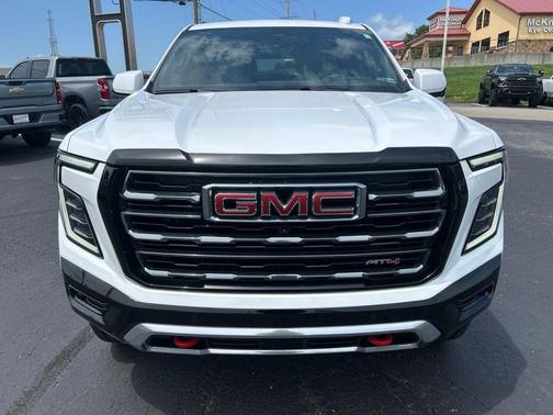 Summit White 2025 GMC Yukon AT4
