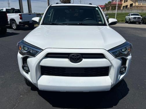 White 2022 Toyota 4Runner SR5 Premium