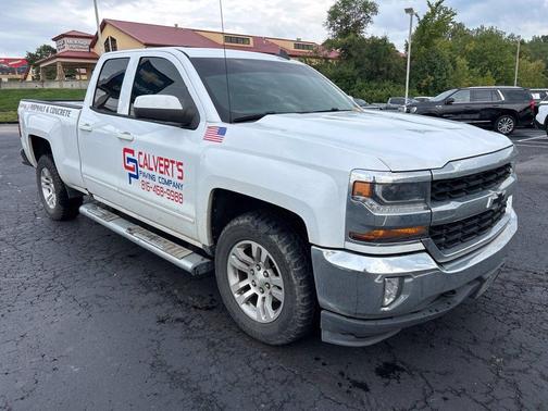 Summit White 2017 Chevrolet Silverado 1500 LT