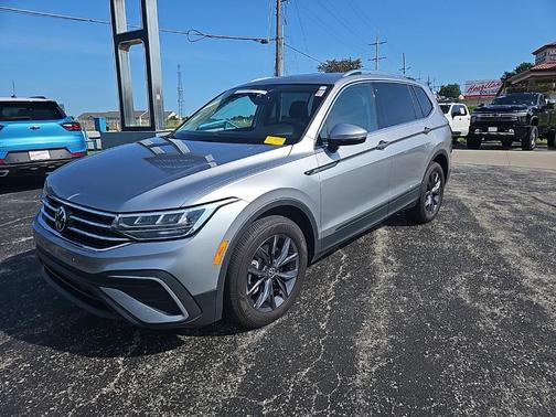 2023 Volkswagen Tiguan 2.0T SE