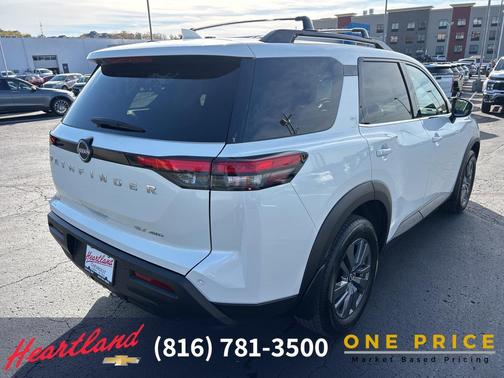 2022 Nissan Pathfinder SV 4WD