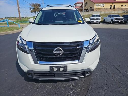 2022 Nissan Pathfinder SV 4WD