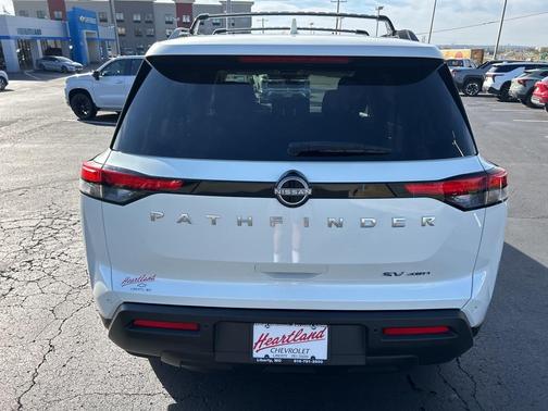 2022 Nissan Pathfinder SV 4WD