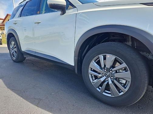 2022 Nissan Pathfinder SV 4WD