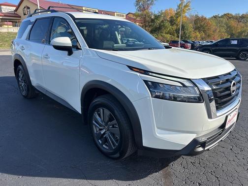 2022 Nissan Pathfinder SV 4WD