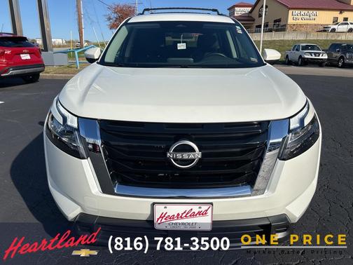 2022 Nissan Pathfinder SV 4WD