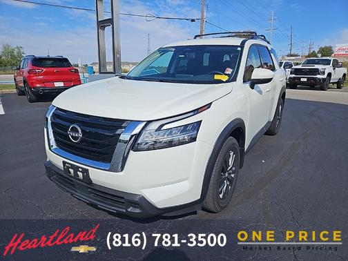 2022 Nissan Pathfinder SV 4WD