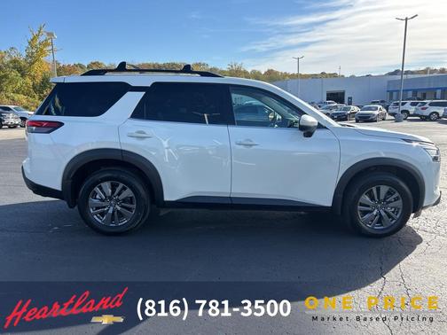 2022 Nissan Pathfinder SV 4WD