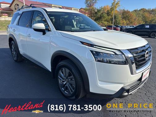 2022 Nissan Pathfinder SV 4WD