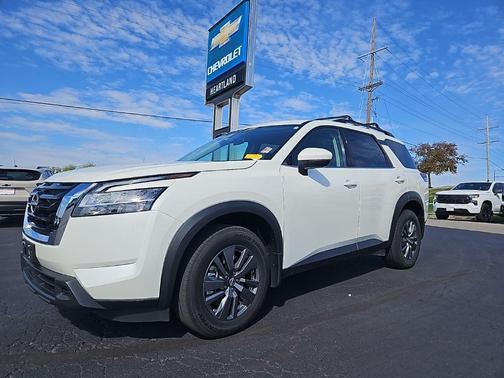 2022 Nissan Pathfinder SV 4WD
