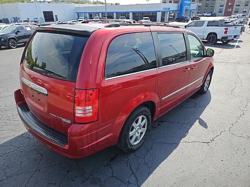 2009 Chrysler Town & Country Touring