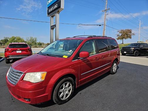 2009 Chrysler Town & Country Touring