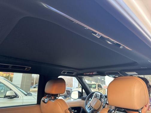 2025 Land Rover Range Rover SE