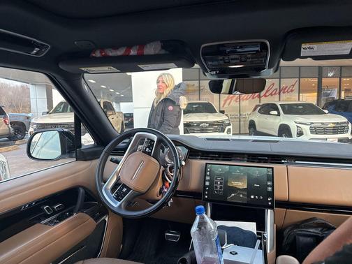 2025 Land Rover Range Rover SE