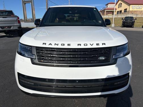 2025 Land Rover Range Rover SE