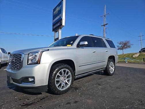 Quicksilver Metallic 2019 GMC Yukon Denali