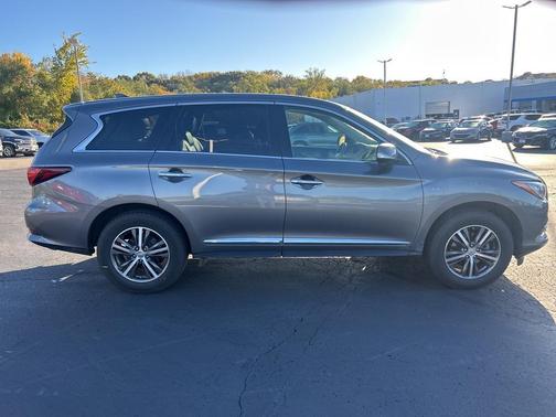 2017 INFINITI QX60 Base